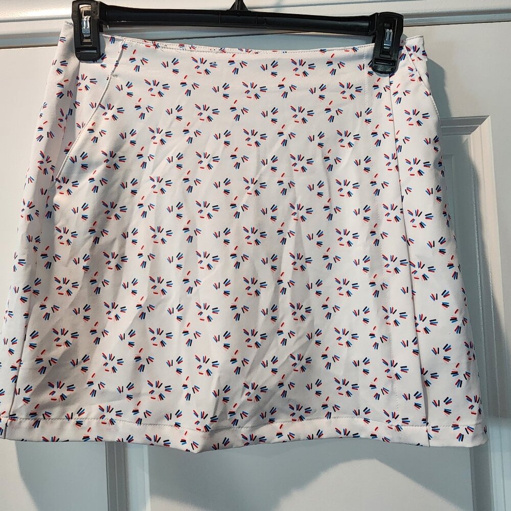 Lady Hagen Women's White with multi color design Skorts Size 4. ITEM 1125253SK